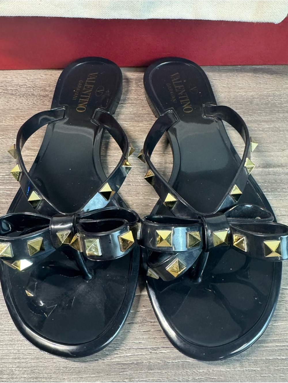 Valentino Rockstud Bow Jelly Thong Slides Black size 38/US7.5-8 IMMACULATE $520 - Picture 3 of 7